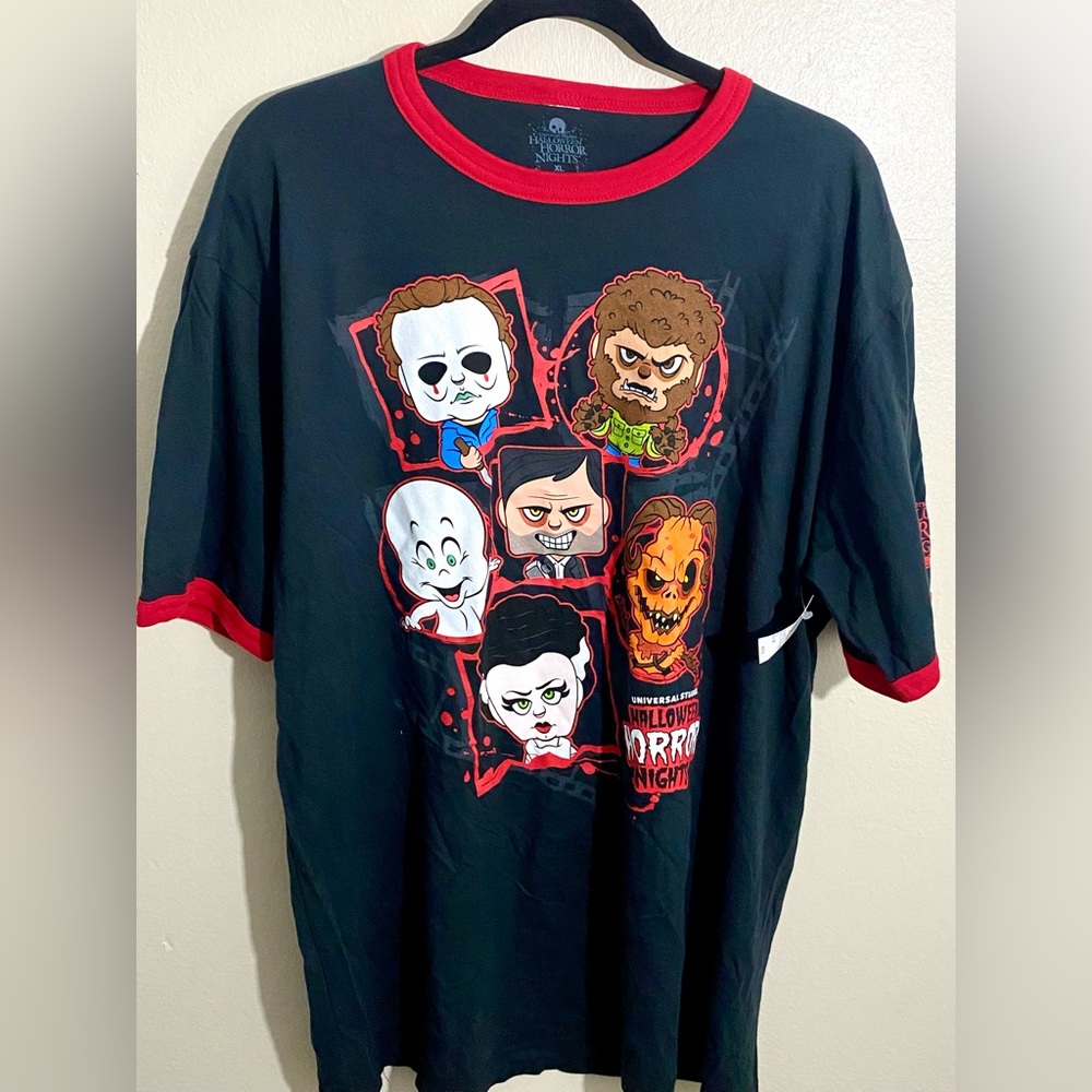 L & XL Unisex Universal Studios Halloween Horror Nights - Universal Monsters Tee